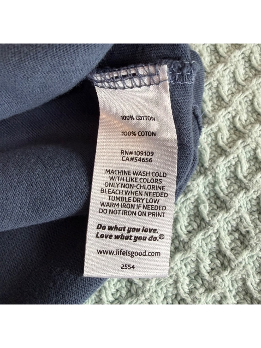 Life is Good Crusher Tee Womens Large Blue Christmas Believe There is Good Shirt - Picture 6 of 9